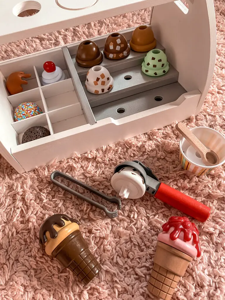 TODDLER GIFT GUIDE: WHAT TO BUY A 2 YEAR OLD