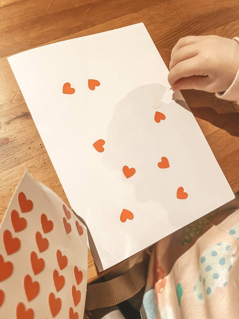 5 SUPER EASY VALENTINES CRAFTS FOR TODDLERS